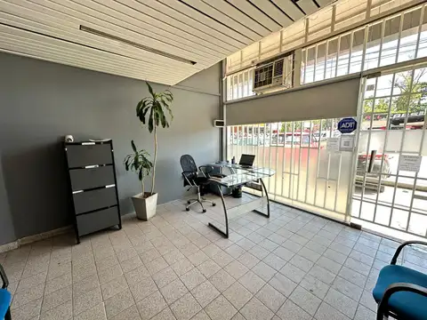 Oficina 3 ambientes con 1 baño