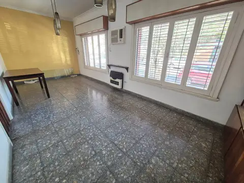 Depto Tipo Casa 2 ambientes con 1 baño