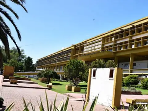 Lote Con Proyecto Clorindo Testa
