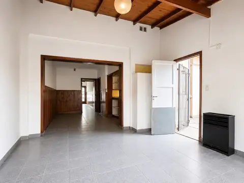 Casa 4 ambientes con 1 baño
