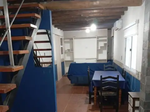 Casa 9 ambientes con 2 baños
