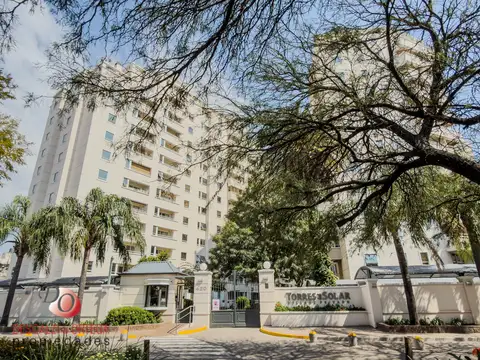 TORRES DEL SOLAR-  VENTA DE EXCELENTE DEPARTAMENTO DE 3 DORMITORIOS - CON AMENITIES Y COCHERA