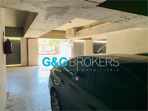 COCHERA EN EDIFICIO DURBAN ITUZAINGO