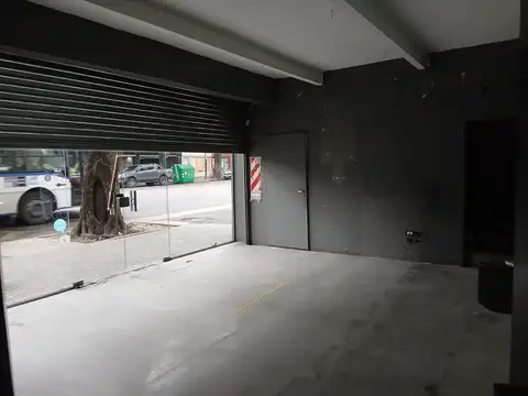 Excelente Local Comercial en Pedro Goyena 300 – Ideal Restaurante o Cafetería - 2 plantas