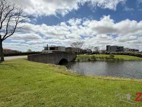 Terreno en Venta 6  mts Frente