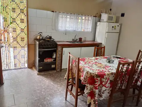 Casa 3 ambientes con 1 baño