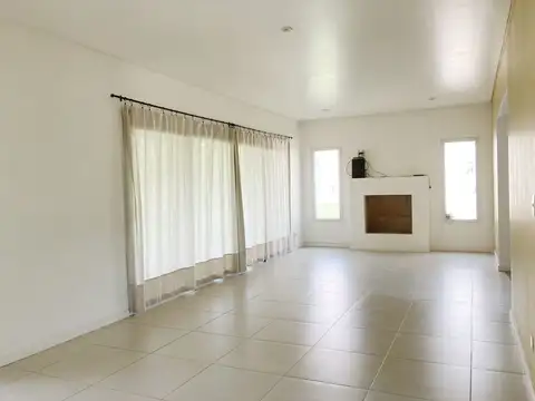Casa en Venta - Santa Guadalupe - Pilar del Este