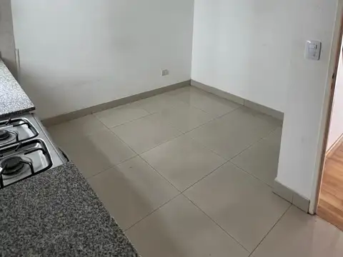 FLORES SEMIPISO AL FRENTE 4 AMB