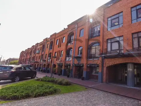 Oficina 5 ambientes con 2 baños