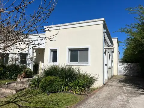 Alquiler Casa En Santa Guadalupe, 4 Ambientes. Pil