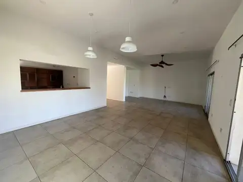 Alquiler Casa en Santa Guadalupe, 4 ambientes. Pilar