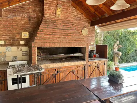 Casa 4 ambientes con 3 baños