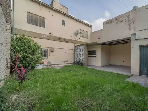 Casa 5 amb. C/Jardin con parrilla y Garage