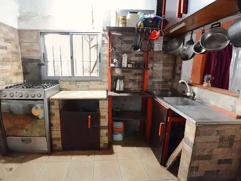 Casa 4 ambientes con 1 baño