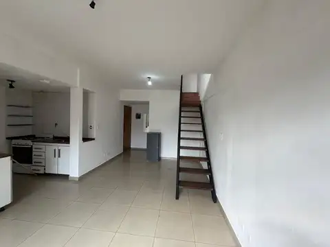 Departamento en Alquiler en Floresta Norte, $ 800.000