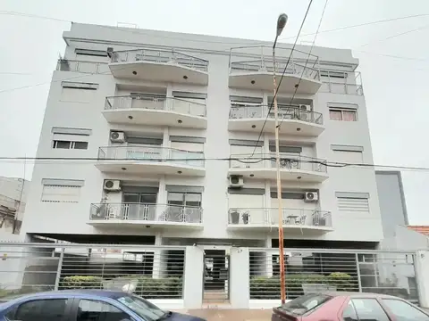 Venta depto 3 amb con cochera (c/pileta-a metros de av.Rivad