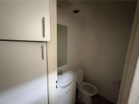 Oficina 4 ambientes con 2 baños