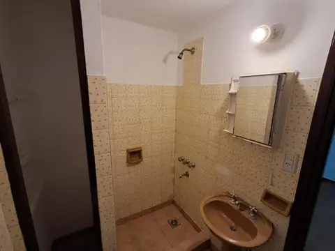 ALQUILER ANUAL: departamento monoambiente en Lucila del Mar.