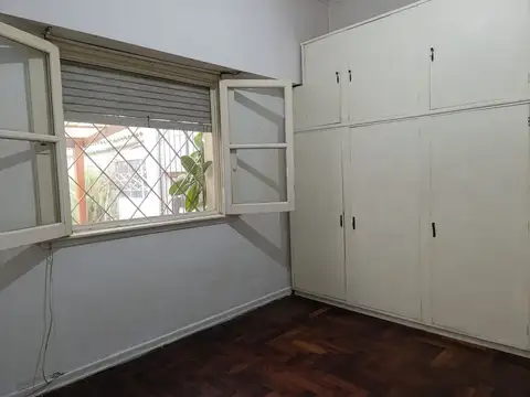 VENTA CASA PB 3 AMB C/JARDIN-BELLA VISTA