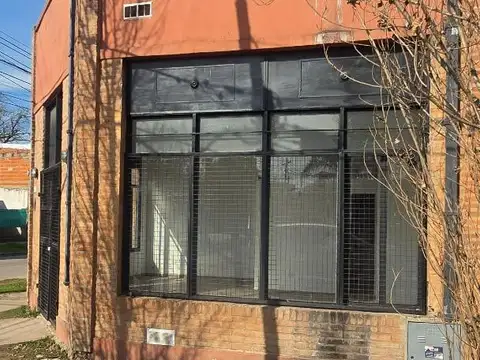 Alquiler de Local en Paso del Rey, Esq. Moron y Mendoza