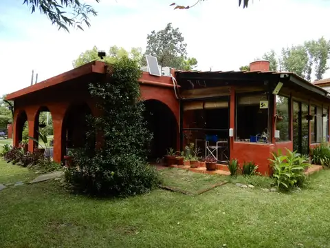 Casa en Venta con 2 cocheras