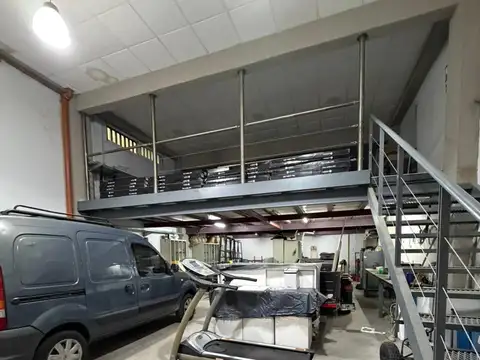 VENTA EN BLOCK GALPON + OFICINAS + 2 AMPLIOS DEPARTAMENTOS