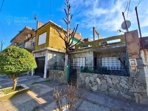 VENTA CASA MULTIFAMILIAR CON COCHERA SAN JUSTO