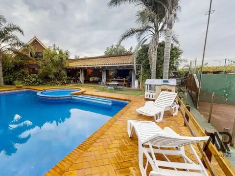 Venta de casa 5 dormitorios y 5 baños en rambla de Carrasco