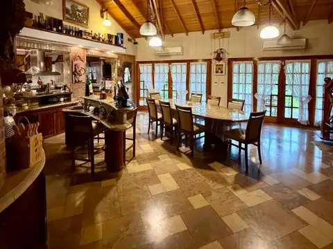 Depto Tipo Casa en Venta de 4 dormitorios