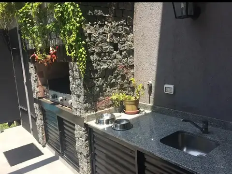 Depto Tipo Casa en Venta de 4 ambientes
