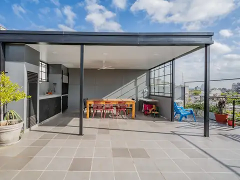 Departamento de 3 ambientes con terraza propia en Villa Ortuzar