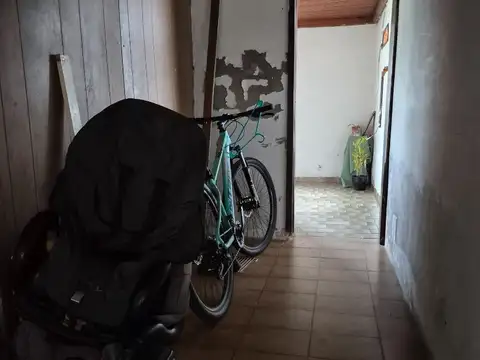 Casa 4 ambientes con 1 baño