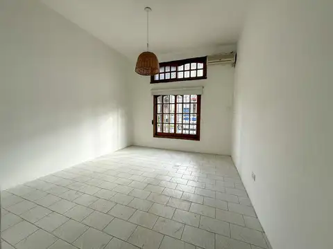 Depto Tipo Casa 4 ambientes con 2 baños