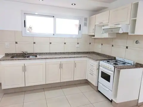 Departamento en Alquiler con 1 cocheras
