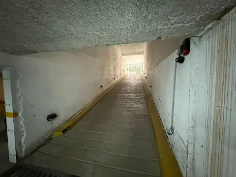 VENTA COCHERA BALCONES DE COFICO CON BAULERA