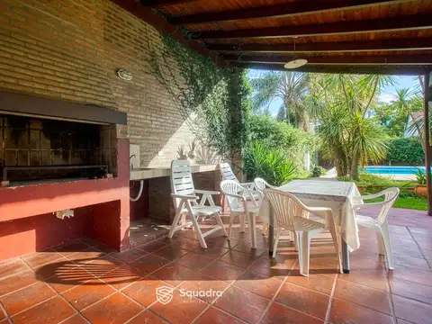 Casa 5 ambientes con 2 baños