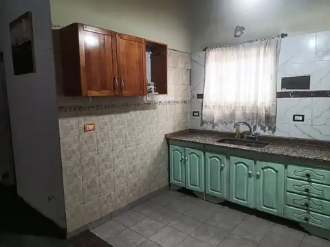 Casa 2 ambientes con 1 baño