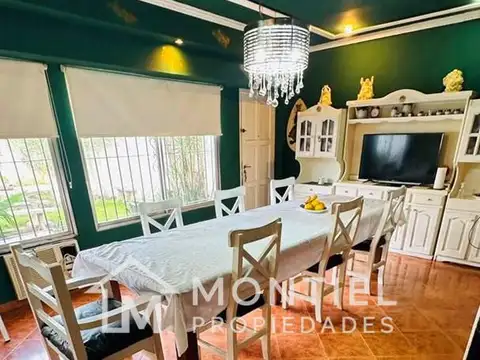 Casa 3 ambientes con 2 baños