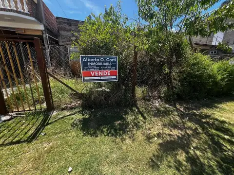INMUEBLE COMPUESTO POR DOS VIVIENDAS A TERMINAR Y RECICLAR