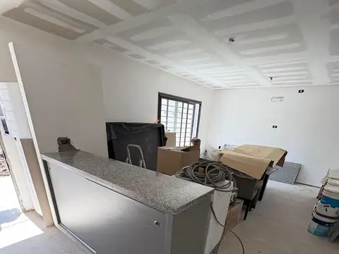 DUPLEX 2 DORMITORIOS EN VENTA CITY BELL + COCHERA