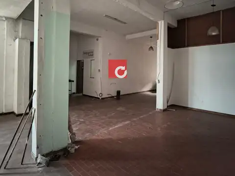 Av. 520 E/152 y 152 BIS-Galpón/Depósito/Local comercial en alquiler de 140 m2 100