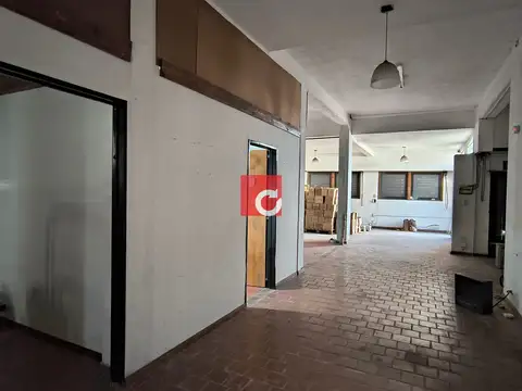Av. 520 E/152 y 152 BIS-Local comercial en alquiler de 140 m2