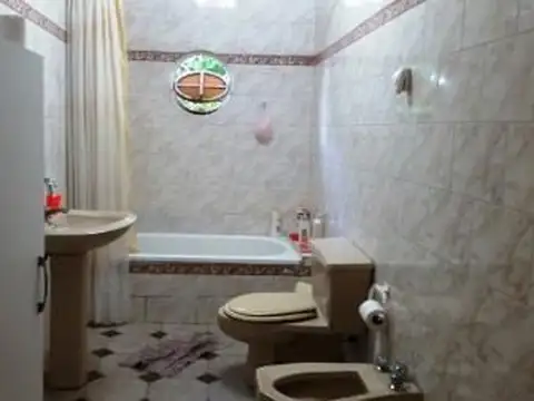 Casa en Venta en Moron, USD 180.000