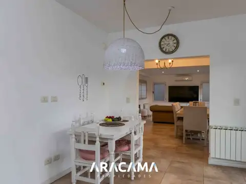 Casa 4 ambientes con 4 baños