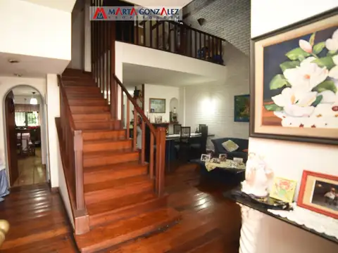 Casa 5 ambientes con 4 baños