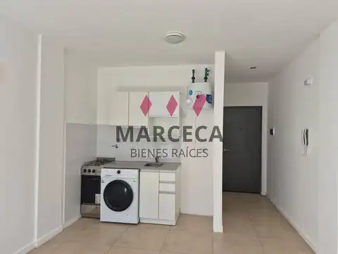 ALQUILER MONOAMBIENTE CON PATIO A ESTRENAR