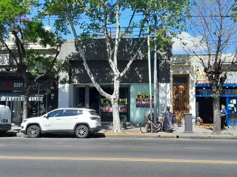 Local en Alquiler en Mataderos, CABA