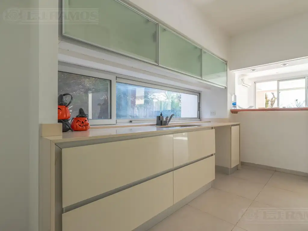 Casa con 4 dormitorios  en alquiler en   Los Sauces - Foto 18