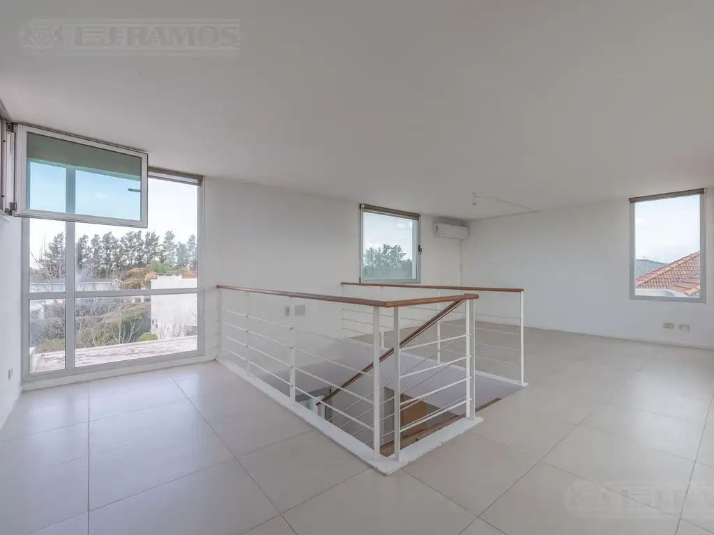 Casa con 4 dormitorios  en alquiler en   Los Sauces - Foto 23