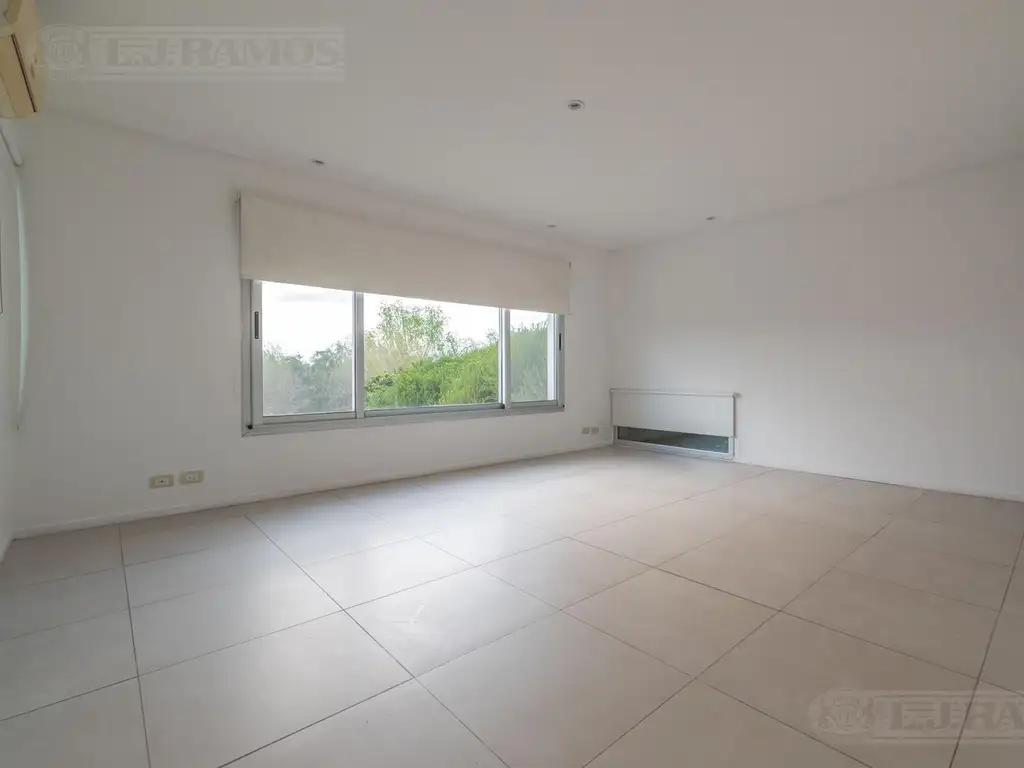 Casa con 4 dormitorios  en alquiler en   Los Sauces - Foto 25